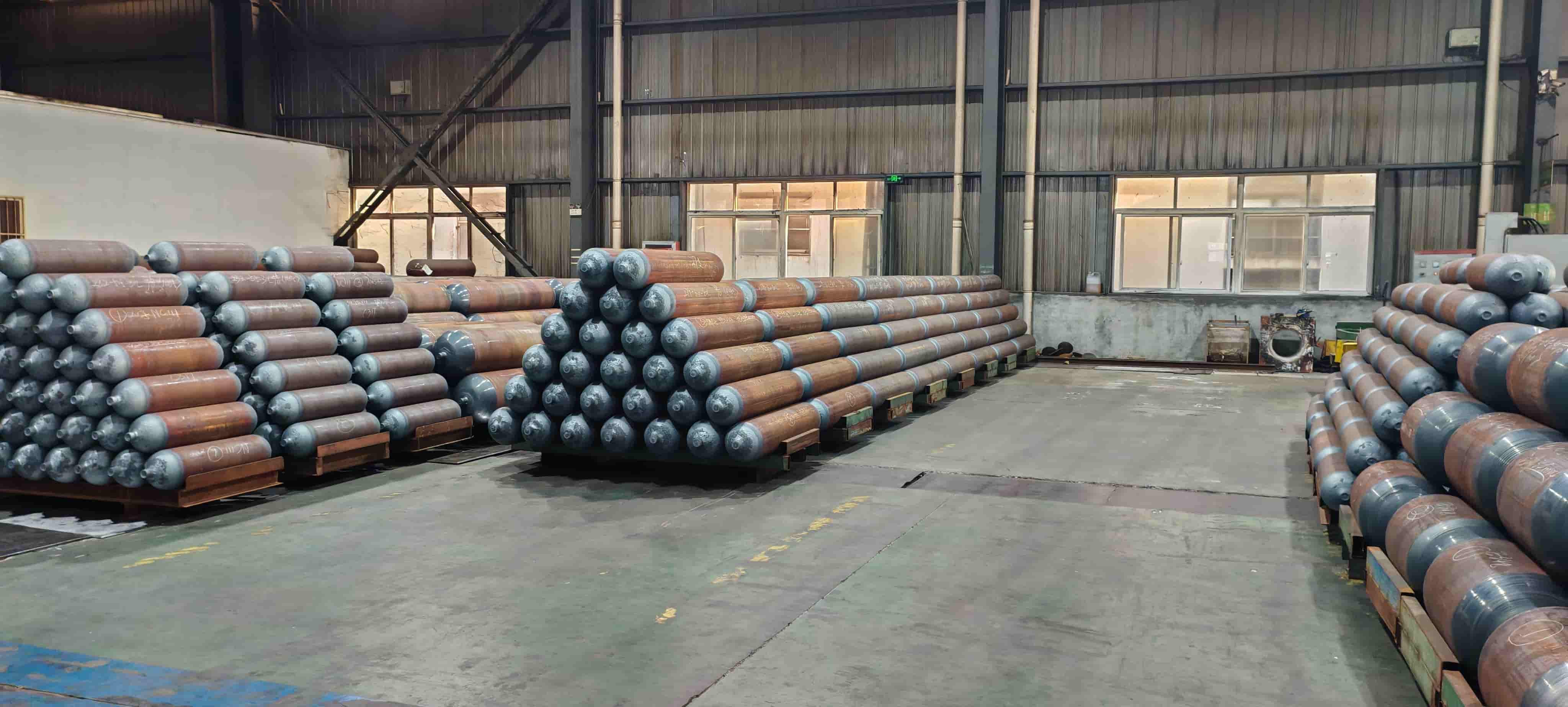 Industrial gas cylinders Industrial gas cylinders